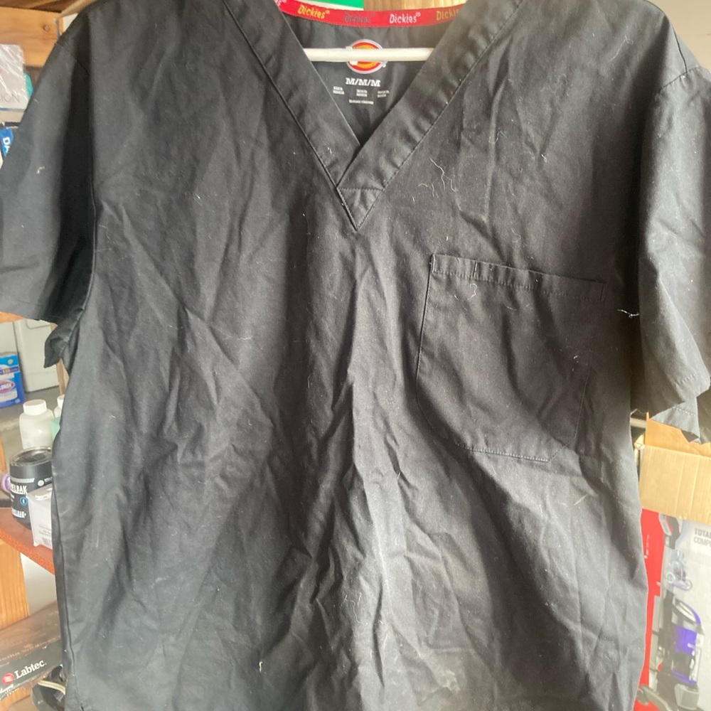 Dickey’s brand scrub top